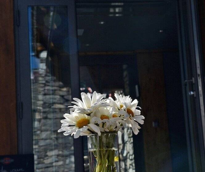 هتل Maison De Famille Les 5 Frères