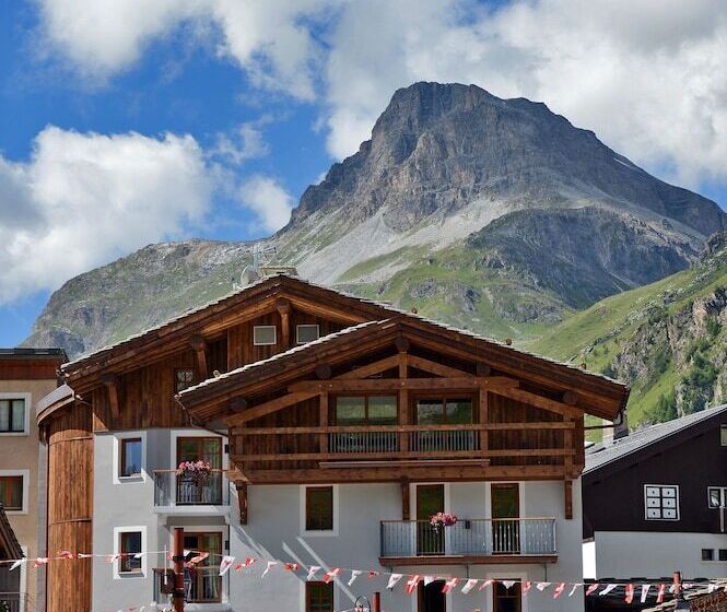 هتل Maison De Famille Les 5 Frères