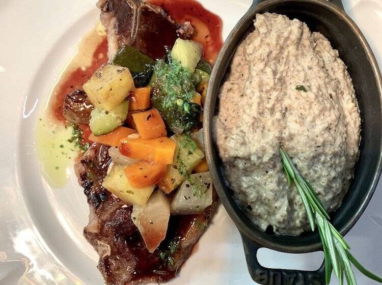 هتل Maison De Famille Les 5 Frères