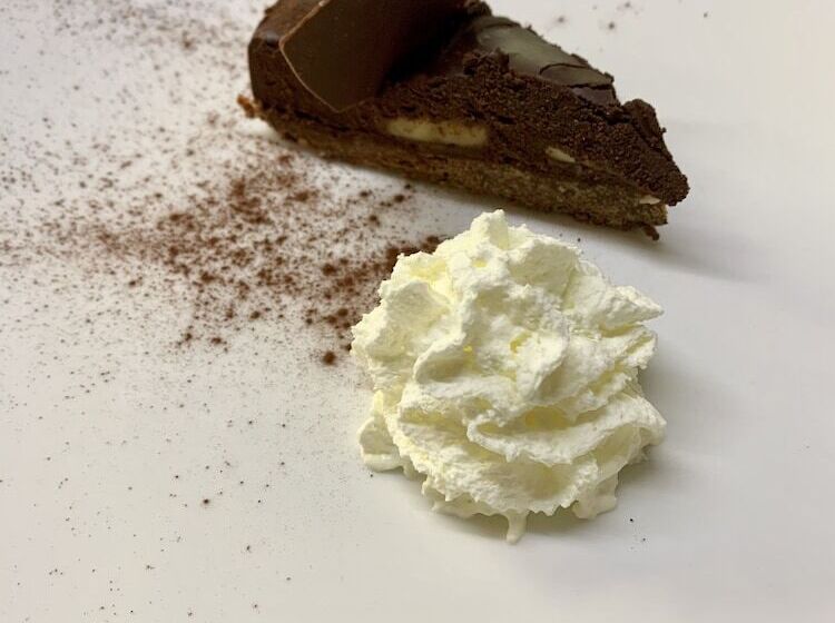 هتل Maison De Famille Les 5 Frères