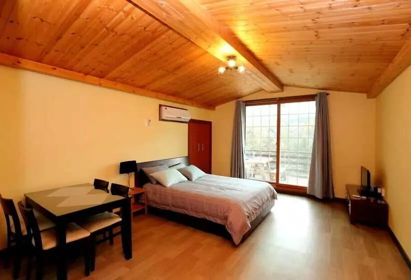 Hotelli Pinearoma Pension