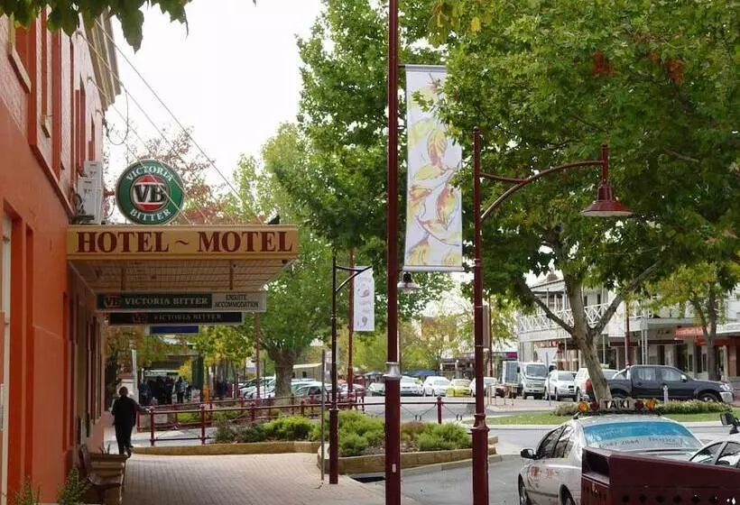 Hotelli The Commercial