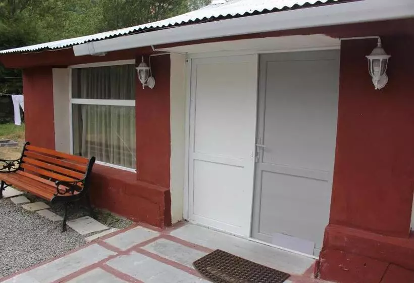 Riverside Hostel Borjomi