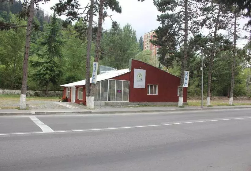 Riverside Hostel Borjomi