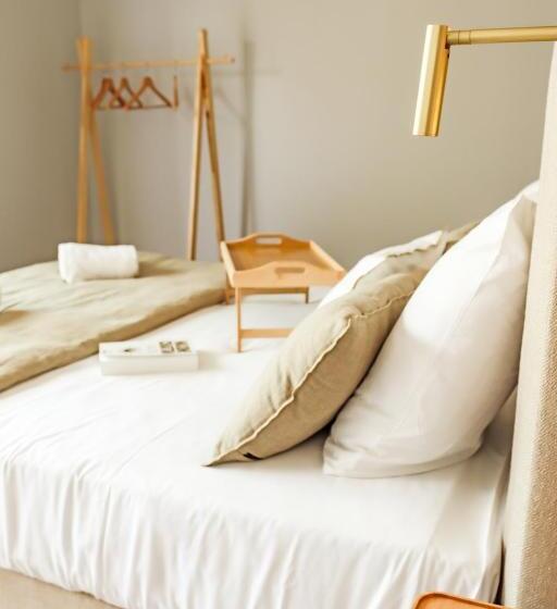 민박 Les Gîtes De Laure L Eden Romantique, Chambres Hôtes, Spa Privé, Couloir De Nage, Adults Only