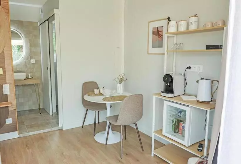 Aamiaismajoitus (B&B) Les Gîtes De Laure   L Eden Romantique, Chambres Hôtes, Spa Privé, Couloir De Nage, Adults Only