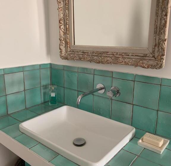 مبيت وإفطار Pool House