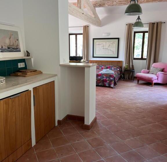 مبيت وإفطار Pool House