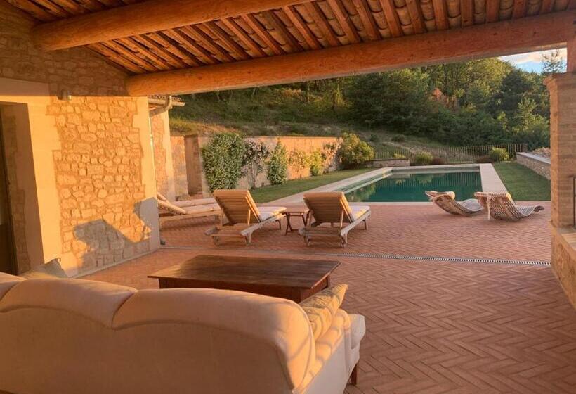 مبيت وإفطار Pool House