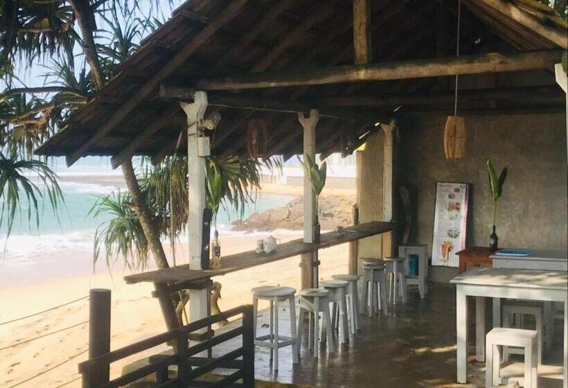 Bed and Breakfast Sooriya Villa