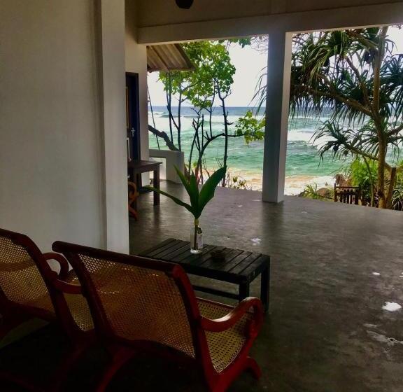 Bed and Breakfast Sooriya Villa