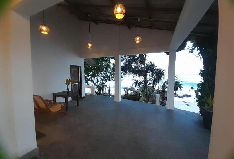 Bed and Breakfast Sooriya Villa