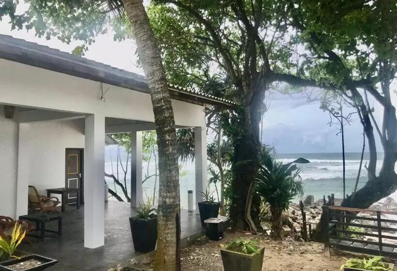 Aamiaismajoitus (B&B) Sooriya Villa