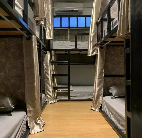 Homey Hostel Khaosan