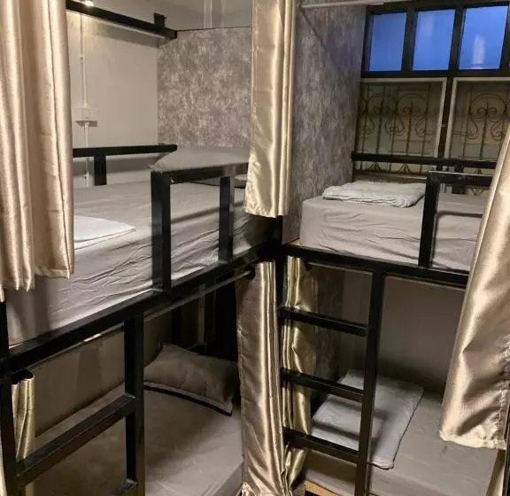 Homey Hostel Khaosan