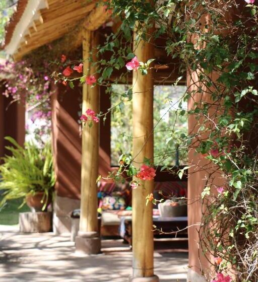 בית מלון כפרי Natural Human Boutique Sanctuary   Sacred Valley Peru