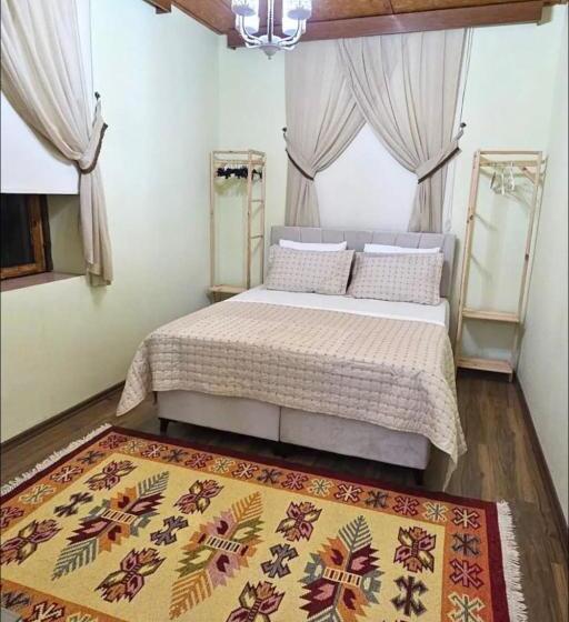 پانسیون Burcu Guest Home