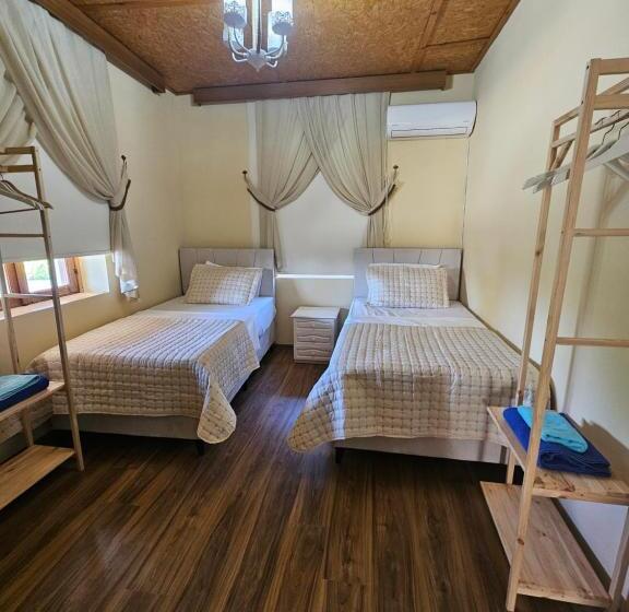 پانسیون Burcu Guest Home