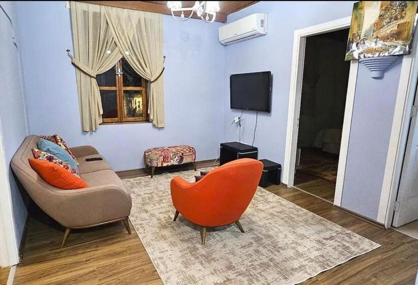 پانسیون Burcu Guest Home