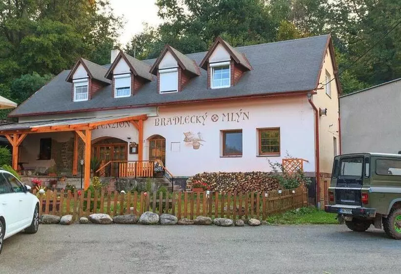 Majatalo Penzion Bradlecký Mlýn
