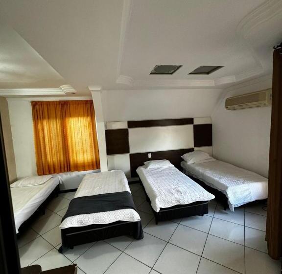 פנסיון Pousada Castelo Da Villa   Vila Yolanda, Foz Do Iguaçu