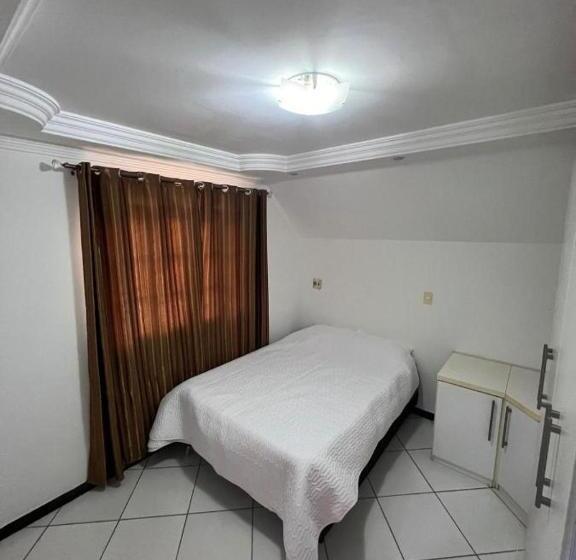 פנסיון Pousada Castelo Da Villa   Vila Yolanda, Foz Do Iguaçu