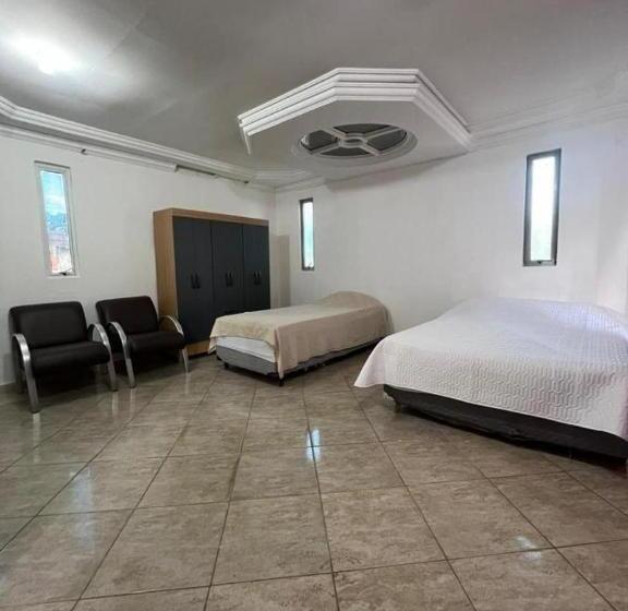 פנסיון Pousada Castelo Da Villa   Vila Yolanda, Foz Do Iguaçu