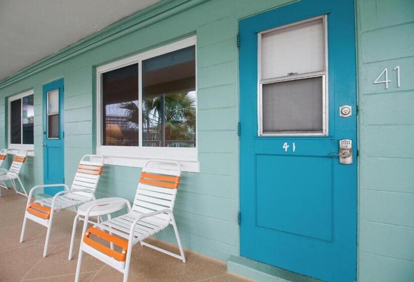 Tropic Terrace #41   Beachfront Resort