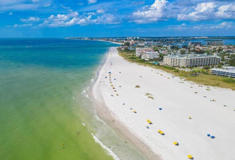 Tropic Terrace #41   Beachfront Resort