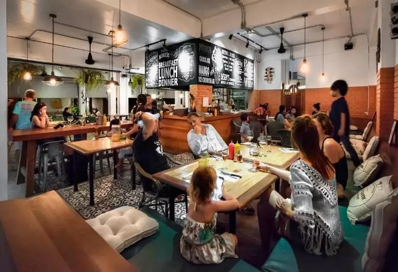 ベッドアンドブレックファースト Cafe Del Sol