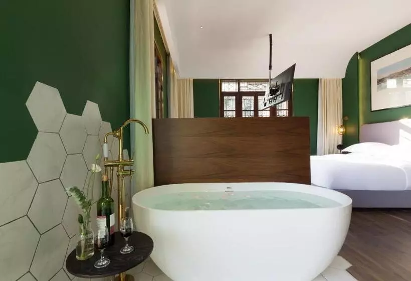 Hotelli 鼓浪屿和院黛峯人文民宿