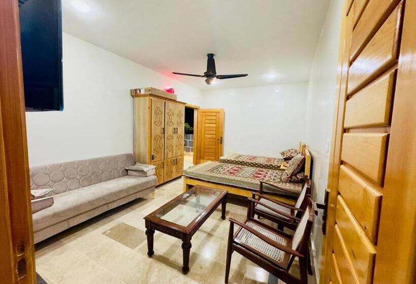 Hotel Tourist Palace