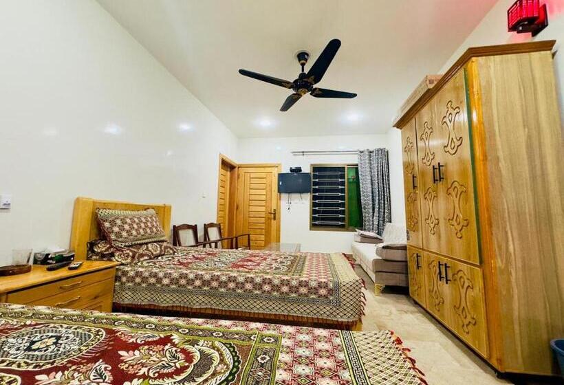 Hotel Tourist Palace