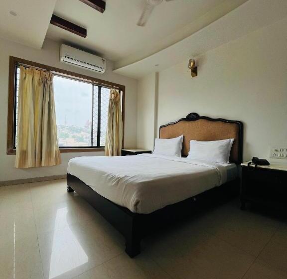 Metro Hotel Nathdwara , 500mtr 10min Walking From Shreenathji Temple