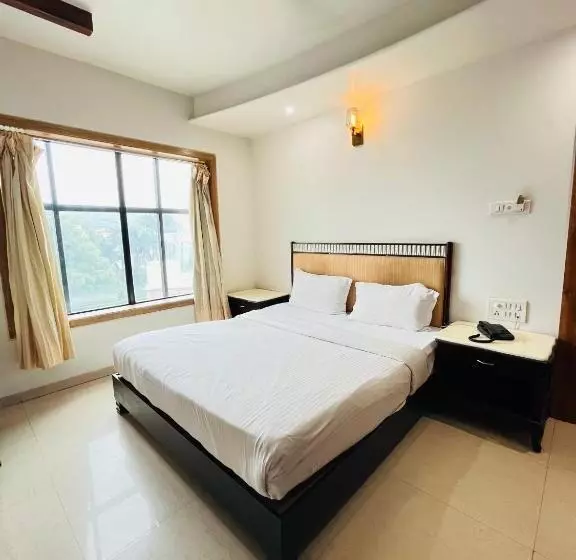 Metro Hotel Nathdwara , 500mtr 10min Walking From Shreenathji Temple