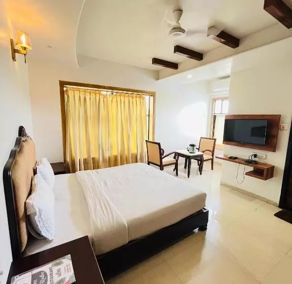 Metro Hotel Nathdwara , 500mtr 10min Walking From Shreenathji Temple