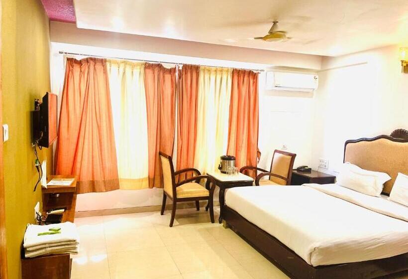 Metro Hotel Nathdwara , 500mtr 10min Walking From Shreenathji Temple