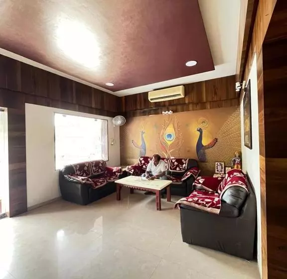 Metro Hotel Nathdwara , 500mtr 10min Walking From Shreenathji Temple