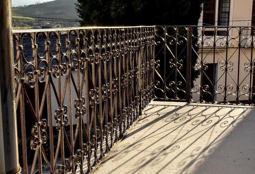 O Lar Albergue Larouco