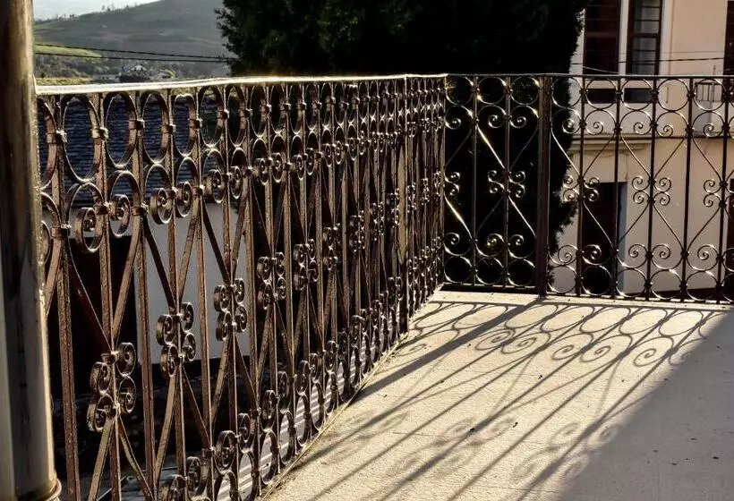 O Lar Albergue Larouco