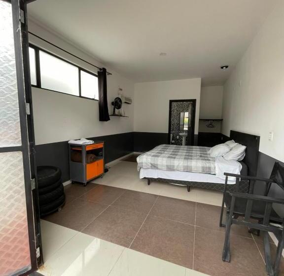 پانسیون Motogaragem