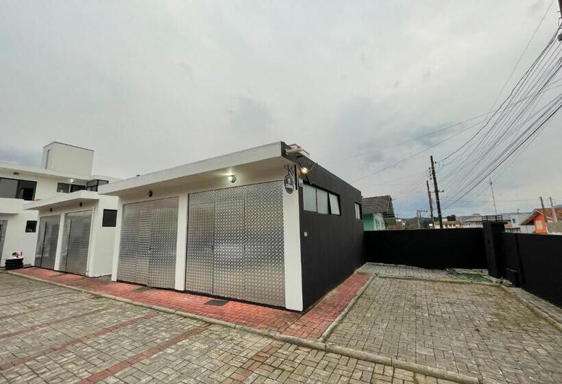 پانسیون Motogaragem