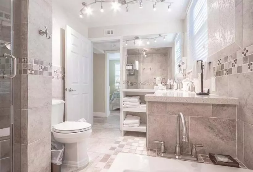 استراحتگاه Clearwater Beach Suites #105