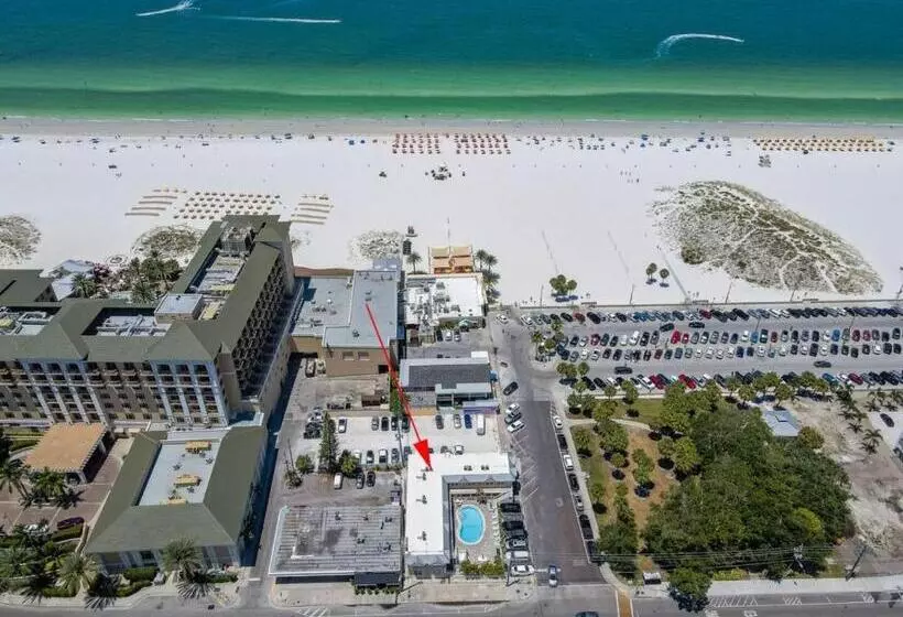استراحتگاه Clearwater Beach Suites #105