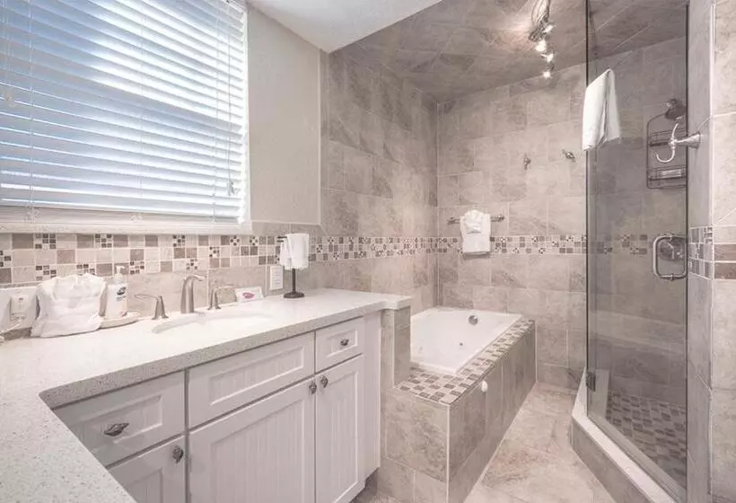 استراحتگاه Clearwater Beach Suites #105