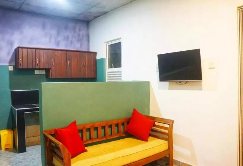 تختخواب و صبحانه Danu Resort