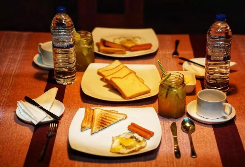 تختخواب و صبحانه Danu Resort