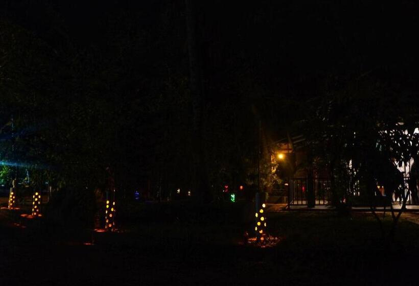 مبيت وإفطار Danu Resort