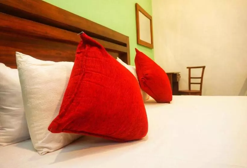 تختخواب و صبحانه Danu Resort