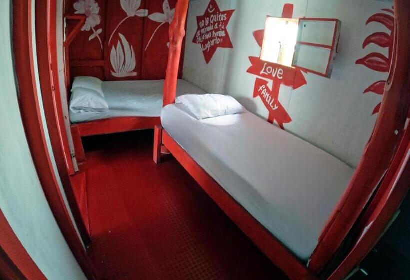 هتل Hostel Bunker Peruano Completo